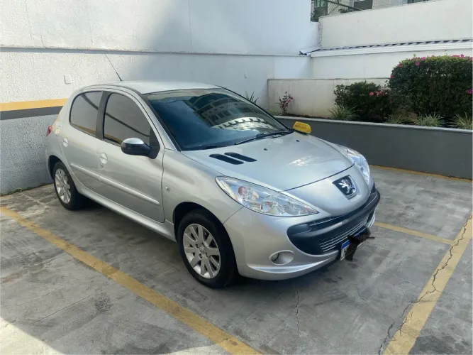 Peugeot 207 XS 1.6 Flex 16V 5P 2010