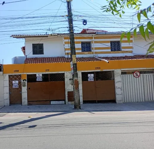 Aluguel casas 2 quartos no Democrito Rocha. Px a av João pessoa.