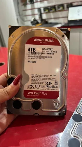 Disco rígido interno Western Digital Red Plus de 4TB