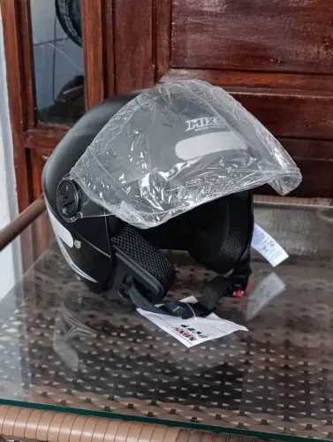 Capacete aberto
