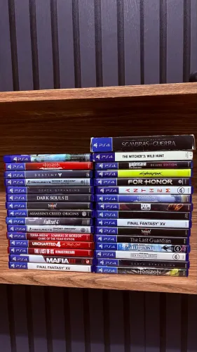 Lote com 30 Jogos Originais PS4 | Horizon, Dark Souls, Nioh, The Witcher e mais