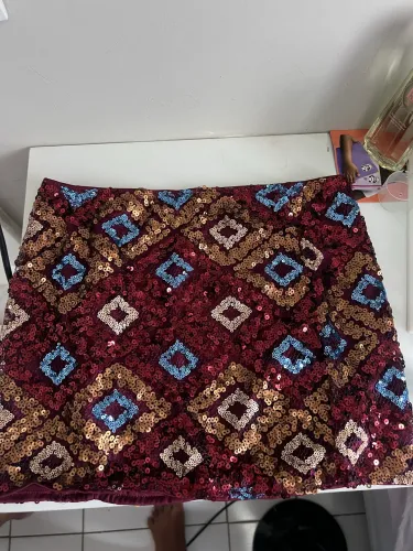 Saia de paetê