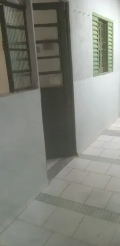 ALUGA-SE CASA NA ZONA SUL DE SÃO JOSÉ DOS CAMPOS