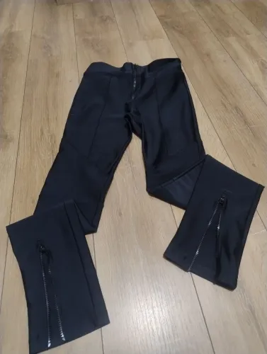 Calça montaria, tecido Prada de excelênte qualidade,não marca,usada 1 vez.