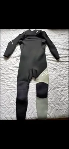 Roupa de mergulho e acessórios