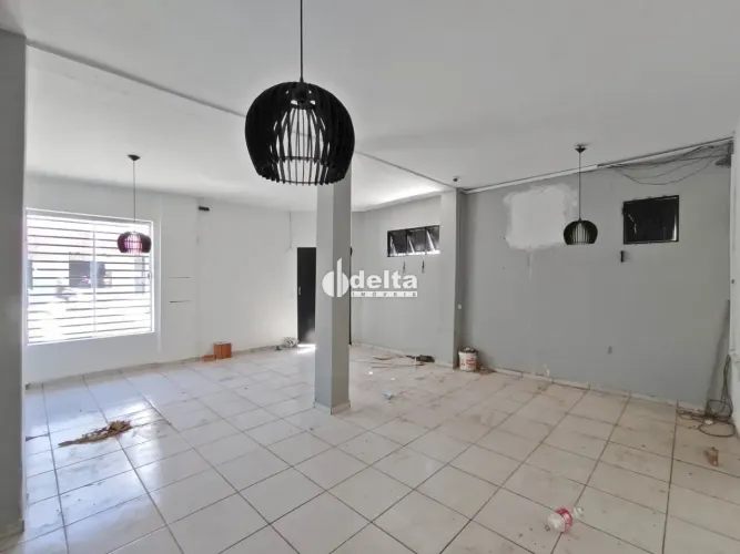 Loja disponível para locação no bairro Centro em Uberlândia-MG.