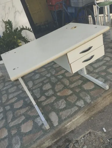 Mesa para computador / Escrivaninha