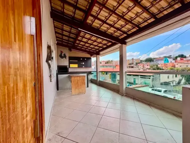 EXCELENTE CASA PARA LOCAÇÃO NO BAIRRO SANTA MÔNICA