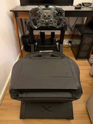 Cockpit Moza R12 + CRP2 + GS V2 + Extreme Sim Racing 4.0
