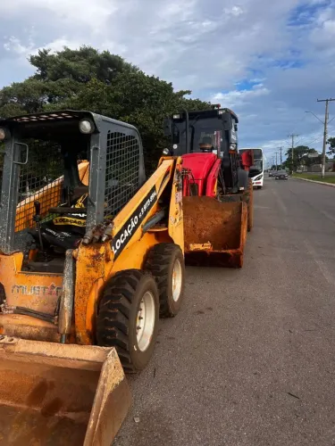 Nilton terraplanagem Engenharia serviço de bobcat retroescavadeira e caminhão tele