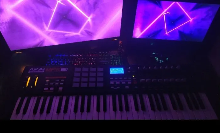 Teclado akai mpk 61