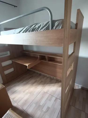 Vendo Cama com secretária 