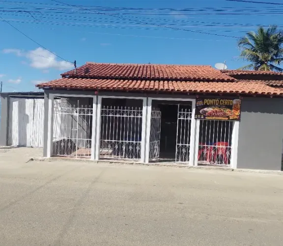 Casa com ponto comercial