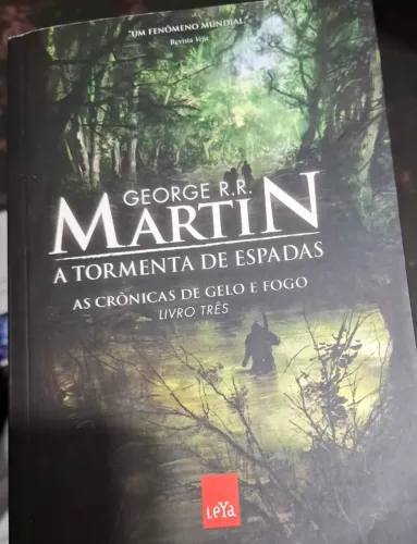 Livro de George R R Martin