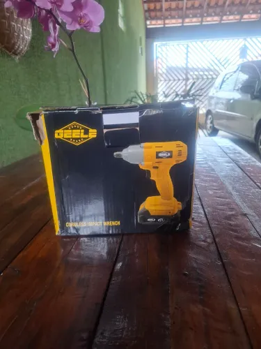 Vendo parafusadeira de impacto de 1/2 a certo trocas