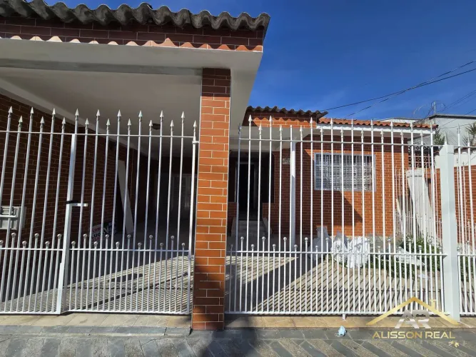 Casa Térrea com Terreno 250m² - Ideal para construtores.