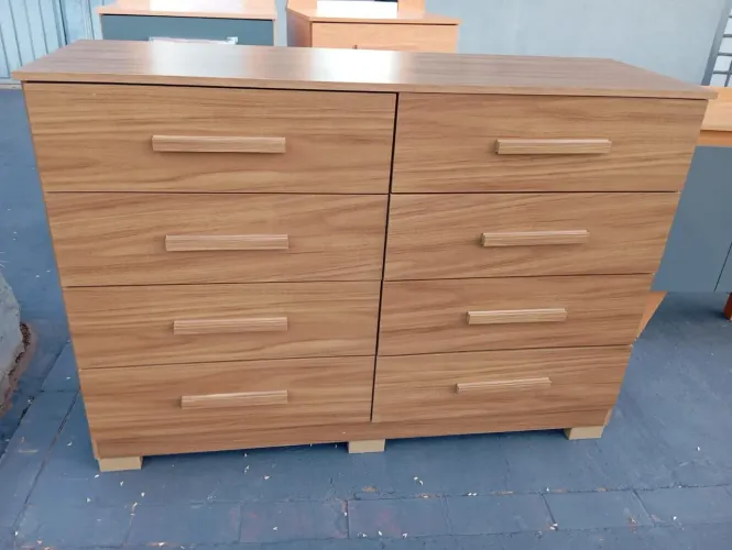 Cômoda nova com 8 gavetas