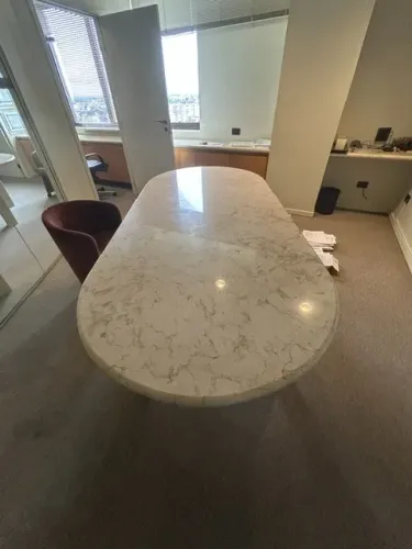 Mesa de marmore crema marfil