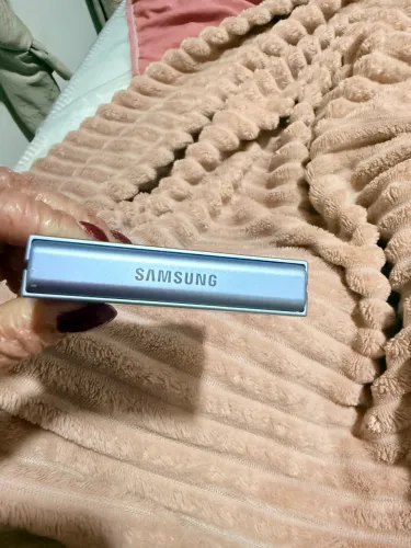 Samsung Z Flip 6 - 256GB