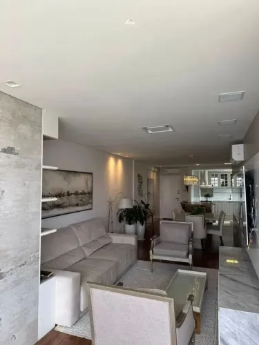 Apartamento de alto padrão com 3 suítes, varanda gourmet e lazer completo
