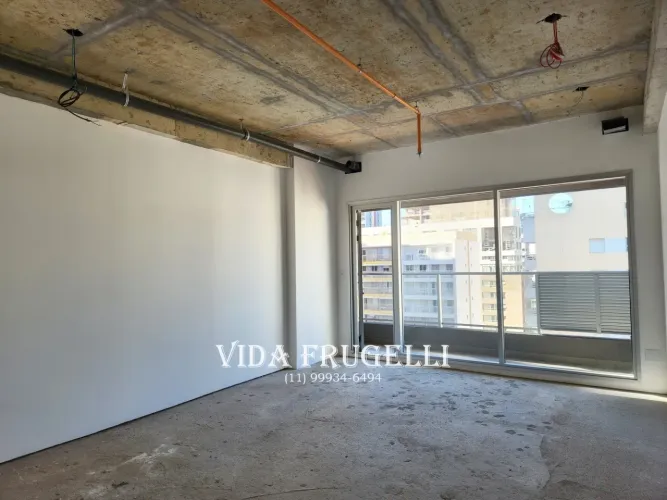 Consultório de 34m² para venda e locação, com banheiro, varanda e 1 vaga. Pinheiros São P