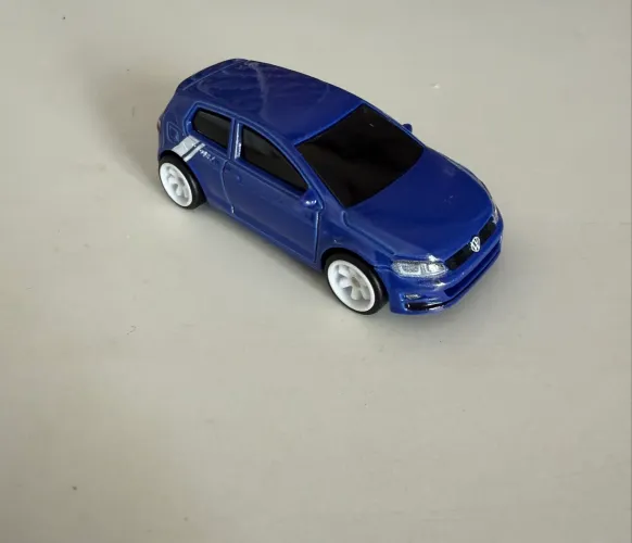 Hot Wheels Golf MK7 premium.