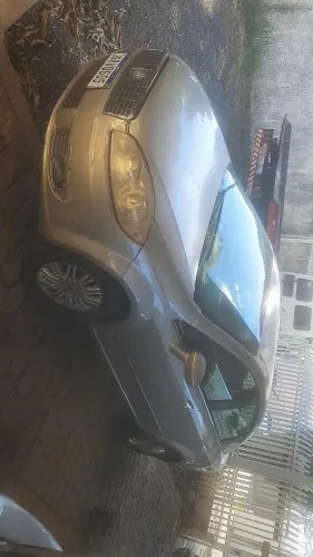 Fiat Linea Essence 1.8 Flex 16V 4P 2012