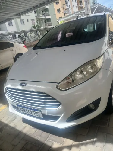 Ford Fiesta 1.6 16V Flex Aut. 5P 2014