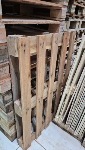Pallets seminovos medida 1.20 por 0.80 centímetros madeira eucalipto, entrega rápida.