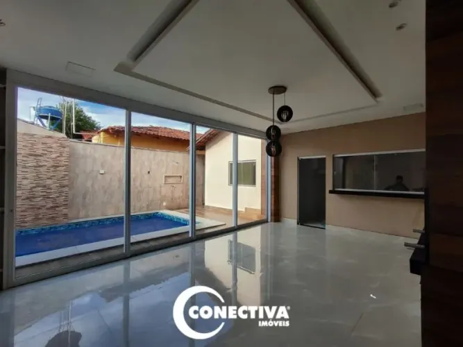 Casa com piscina 3 quartos 1 suíte Jd Guanabara próx. a BR
