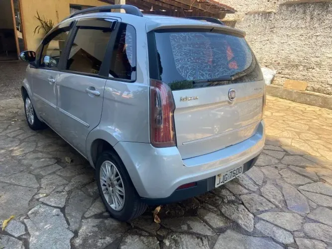 Fiat Idea Attractive 1.4 Fire Flex 8V 5P 2012