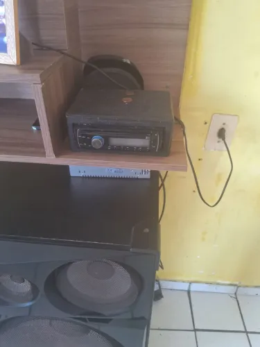 Vendo som com dois caixas de 15 da Sony módulo fonte toca muito bate muito também cuida 