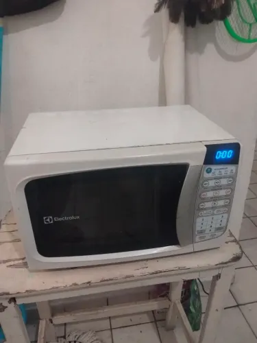 Microondas 20 litros Eletrolux 