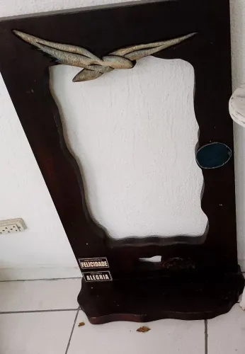 MOLDURA ENTALHADA EM MADEIRA MACIÇA 84x54