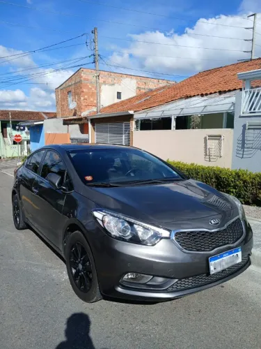 Kia Motors Cerato 1.6 16 V Flex Mec. 2014