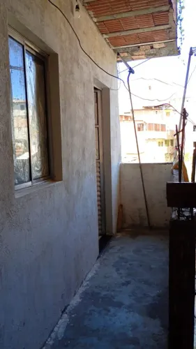 VENDE SE- ESTÁ CASA