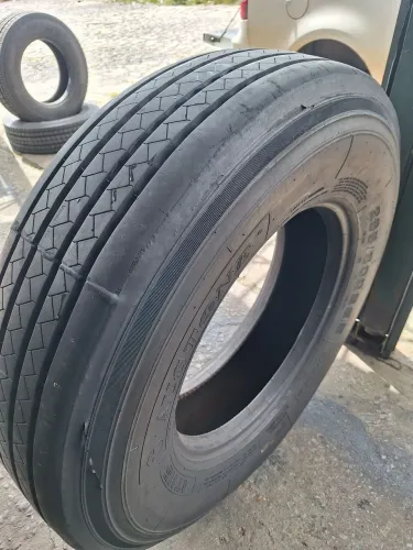 Pneu 295 80R22.5 Austone (reformado)