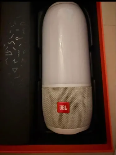 Caixa JBL Pulse Original. Muda de cor, a prova d?água. Caixa e acessórios originais .