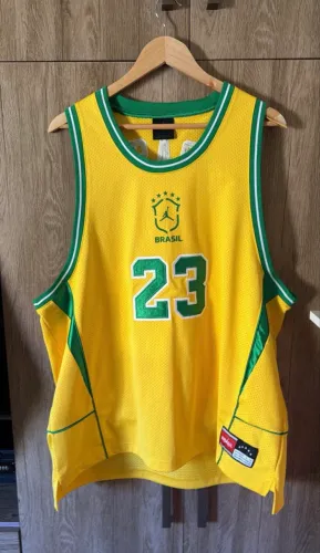 Vendo regata masculina do Brasil - tamanho: GG