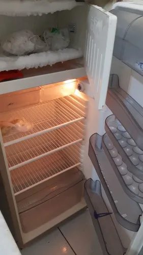 Geladeira e fogão usados