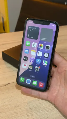 iPhone 11 64GB Preto - Com nota fiscal! Saúde da bateria 100%! Loja física! Com garantia!