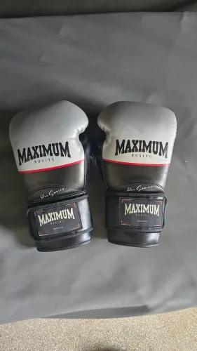 Lava máximum, original e profissional, poucas vezes usada. 14oz muito bem conservada.