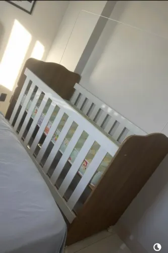 Berço unissex com colchão top + banheira rosa SEMINOVO