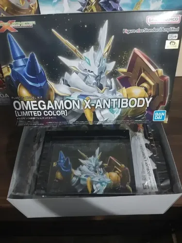 Omegamon X-antibody Limited Color (amplificado) Figure-rise Standard