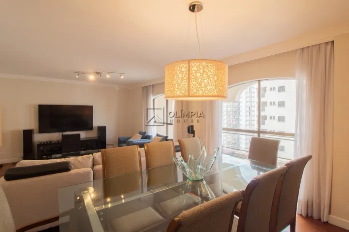 Aluguel Apartamento 3 Dormitórios - 142 m² Moema