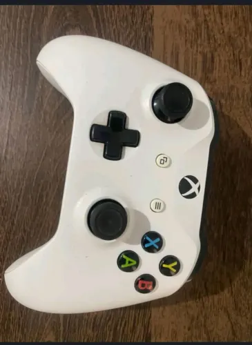X box onde S 2 controles+ 3 jogos+ HD 1TB