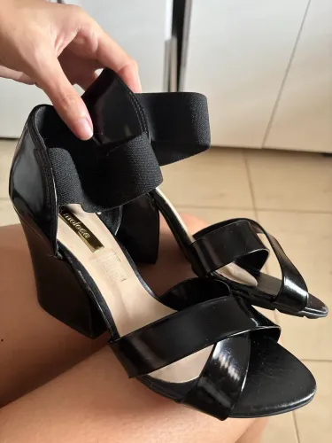 Sandália Moleca preta