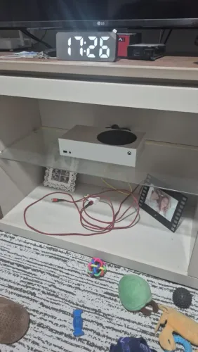 X box séries S pouco usado com um controle .
