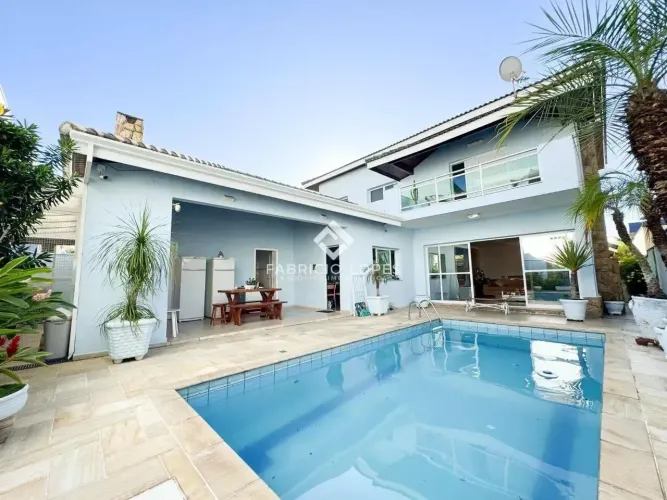 Casa 4 dormitórios para aluguel no Jardim Altos de Santana I - Jacareí/SP