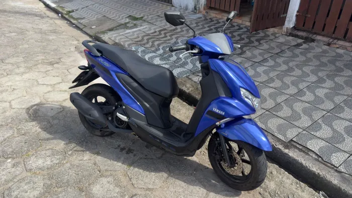 Yamaha Fluo 10.700